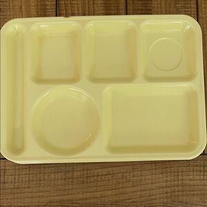Vintage Arrowhead 1400-A Yellow Cafeteria Trays Set of 4